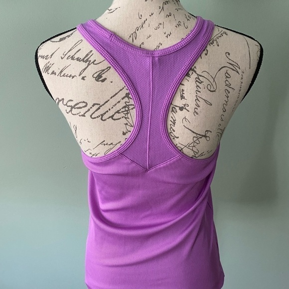 Women’s Purple Under Armour Tank Top Size Large - Picture 3 of 4